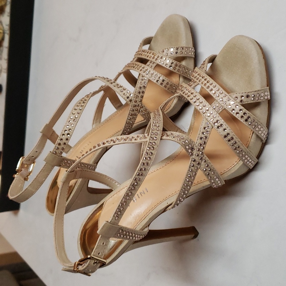 Gianni Bini Gold Platform Heels - Picture 1 of 7